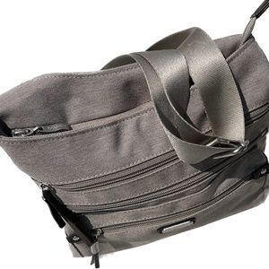 Baggallini shoulder bag